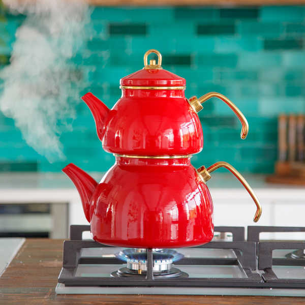 https://traditionalturk.com/wp-content/uploads/2020/04/red-color-glory-enamel-turkish-tea-pot-kettle-1.jpg