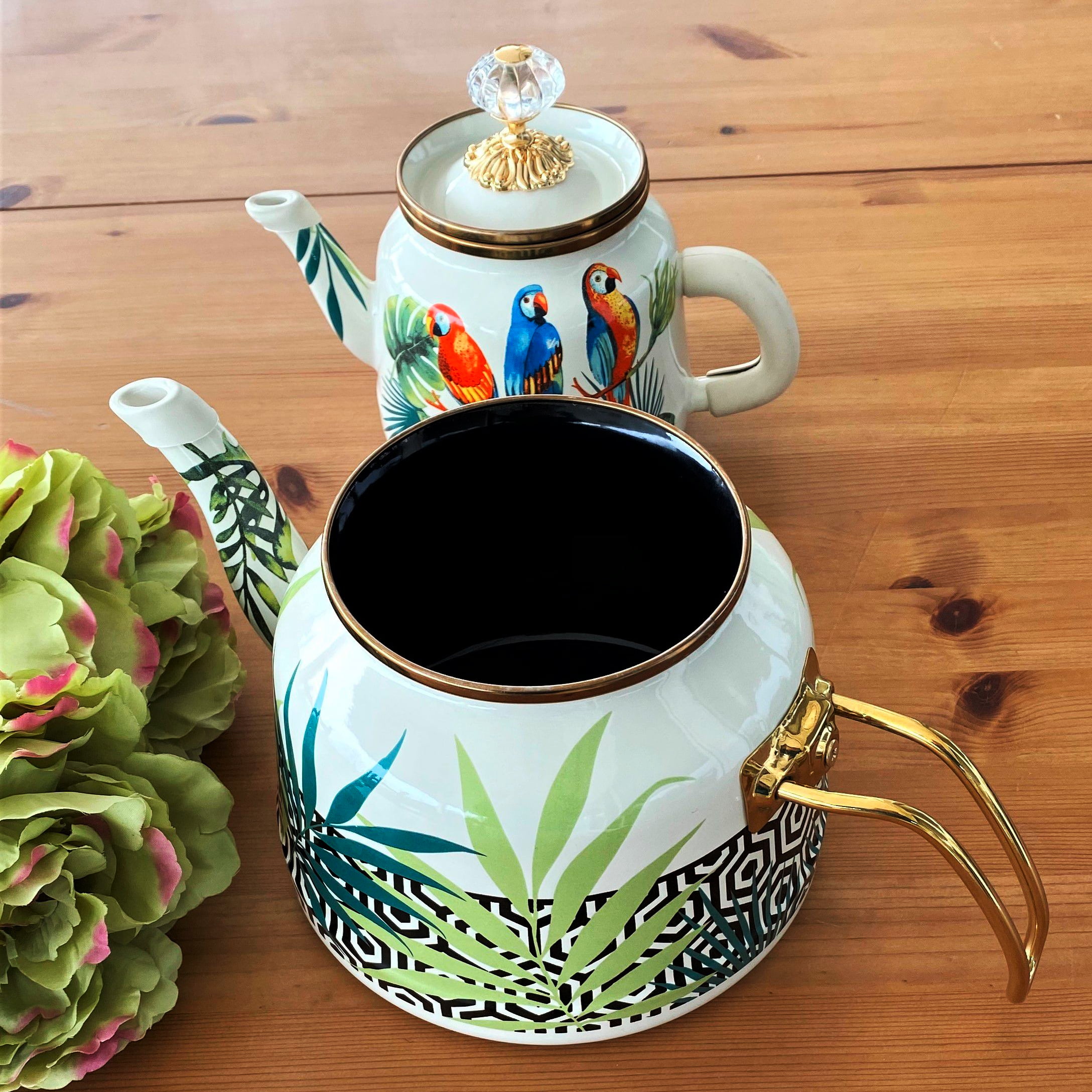 https://traditionalturk.com/wp-content/uploads/2021/08/vintage-parrot-pattern-enamel-turkish-tea-pot-kettle-1.jpg